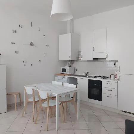 Due Ale - Nuova Casa Di Corte A * Terst