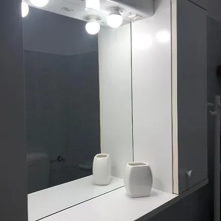 Due Ale - Nuova Casa Di Corte A Trieste