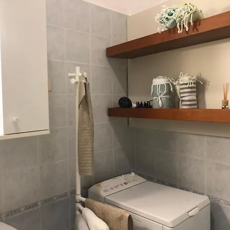Due Ale - Nuova Casa Di Corte A * Trieszt