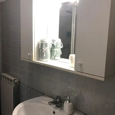 Due Ale - Nuova Casa Di Corte A Trieszt